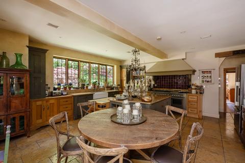 6 Willifield Way, London, NW11 7XT
