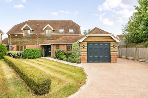 4 bedroom detached house for sale, Greenlees Close, Wickham, Hampshire, PO17