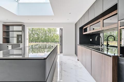 5 bedroom detached house for sale, Southwick Road, North Boarhunt, Fareham, Hampshire, PO17