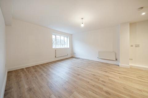 2 bedroom apartment to rent, Kelly Avenue Peckham SE15