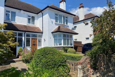 3 bedroom semi-detached house to rent, Leigh on Sea SS9