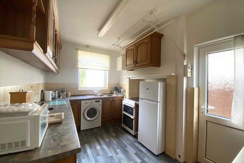 3 bedroom semi-detached house to rent, Leigh on Sea SS9