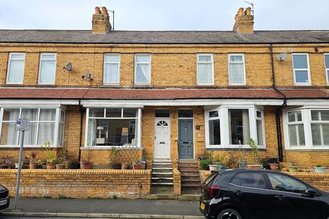 3 bedroom terraced house for sale, Mayville Avenue, Scarborough