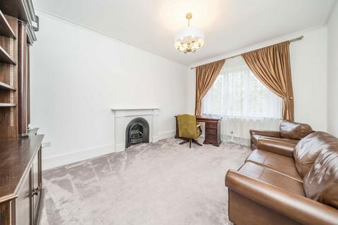 3 bedroom flat to rent, Gloucester Road, Teddington TW11