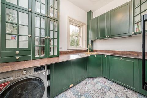 3 bedroom flat to rent, Gloucester Road, Teddington TW11