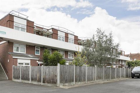 1 bedroom apartment for sale, Holmleigh Road Estate, London, N16