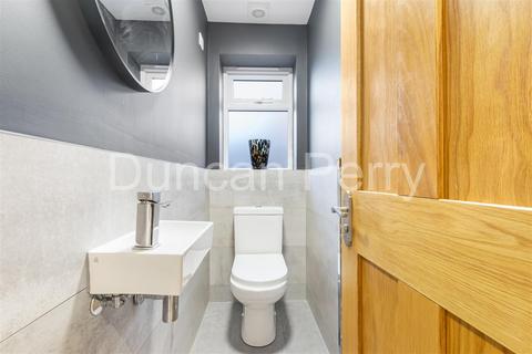 2 Cedar Road, Hatfield, AL10 8PA