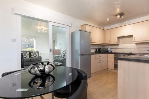 29 Carleton Gate, Giffnock, Glasgow, G46 6NU