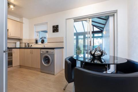 29 Carleton Gate, Giffnock, Glasgow, G46 6NU