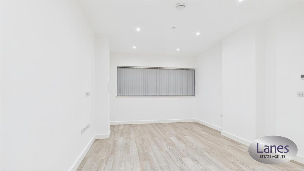 CAM05136 G0-PR0179-STILL002.jpg