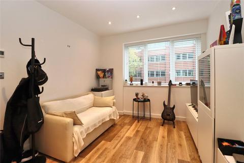 1 bedroom flat for sale, Chertsey Road, Surrey GU21