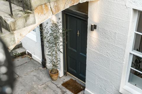 74 Hamilton Place, Edinburgh, EH3 5AZ