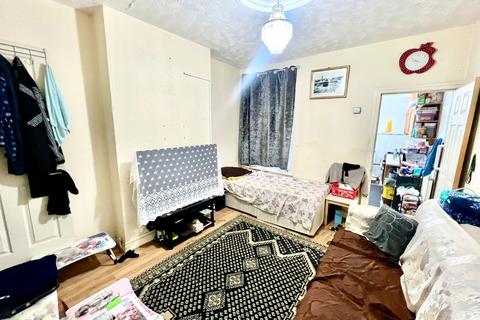 2 bedroom terraced house for sale, Roslyn Street,  Leicester, LE2