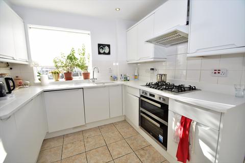 4 bedroom detached house to rent, Hollybrook Gardens, Southampton SO31