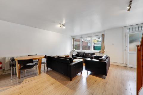 4 bedroom maisonette to rent, Abbots Park, Tulse HIll, London, SW2