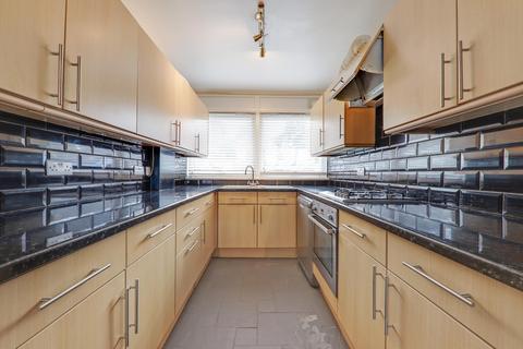 4 bedroom maisonette to rent, Abbots Park, Tulse HIll, London, SW2