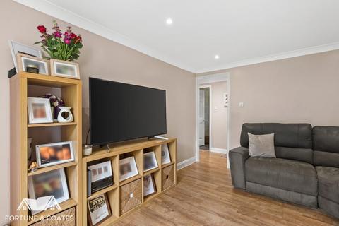 1 bedroom flat for sale, Roman Vale, Harlow