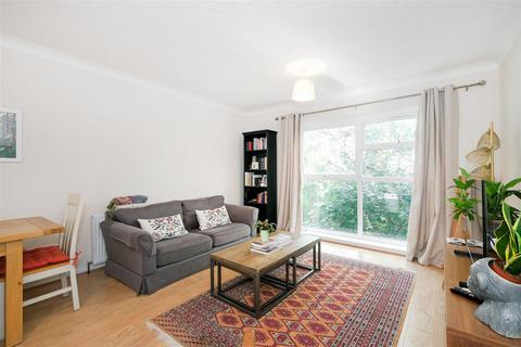 2 bedroom flat for sale, Hungerdown, North Chingford