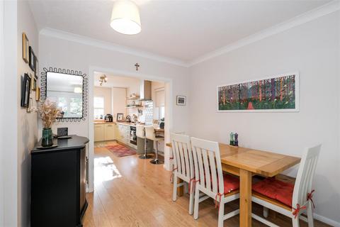 2 bedroom flat for sale, Hungerdown, North Chingford