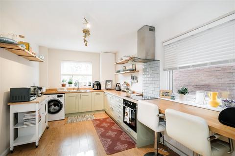 65 Hungerdown, London, E4 6QJ