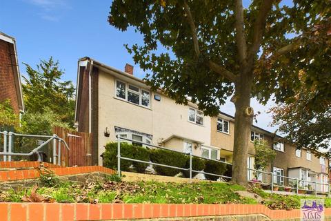 3 bedroom terraced house for sale, Poplar Road,  Strood