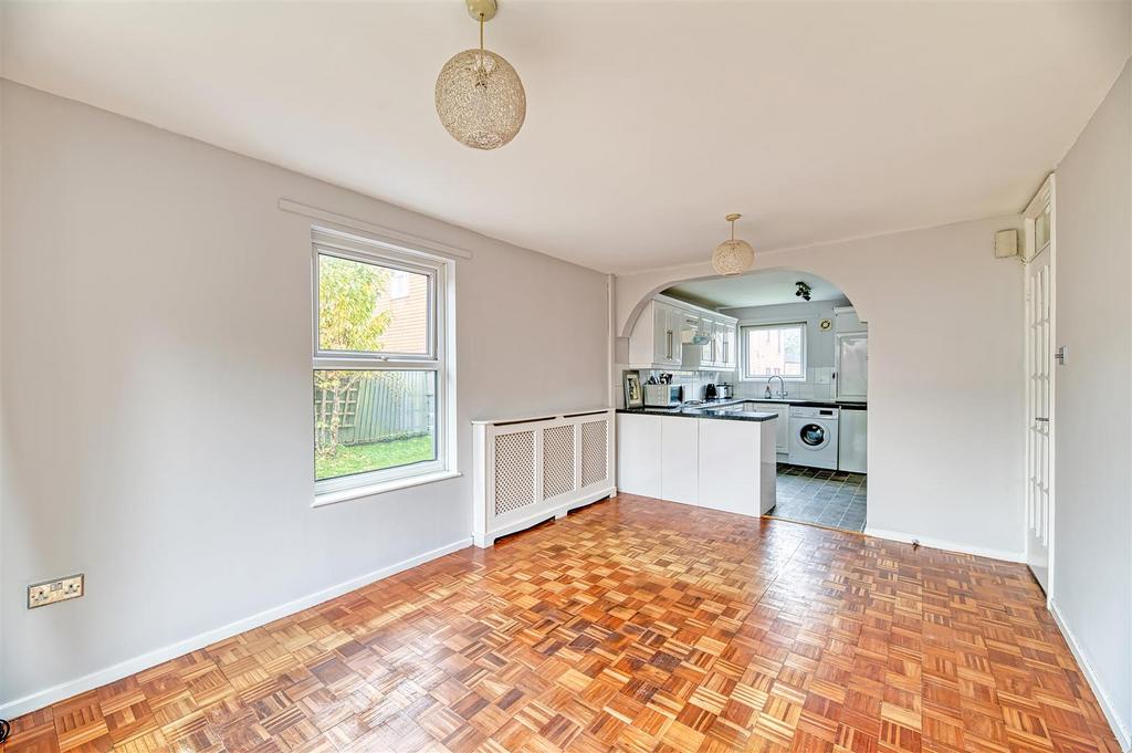 Lounge/Dining Room