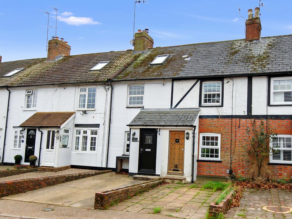 Rusper 1870&#39;s cottage in village centre