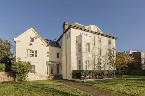 undefined, Streatham Common North, London SW16