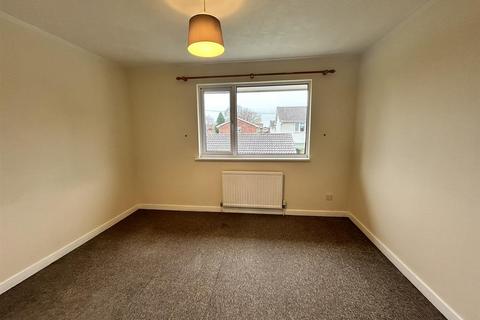 2 bedroom terraced house to rent, Haydock Avenue, Hereford