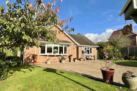 3 bedroom detached bungalow for sale, Oak Tree Lane, Cookhill, Alcester