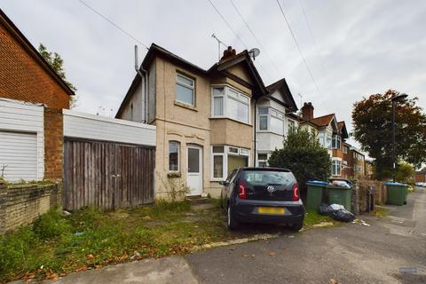 4 bedroom semi-detached house to rent, Woodside Road, Southampton