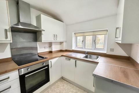 2 bedroom flat for sale, Chiltlee Manor Estate, Liphook, Hampshire