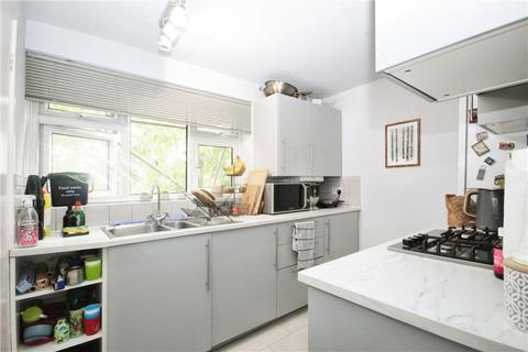 2 bedroom maisonette to rent, Cargreen Road, London, SE25