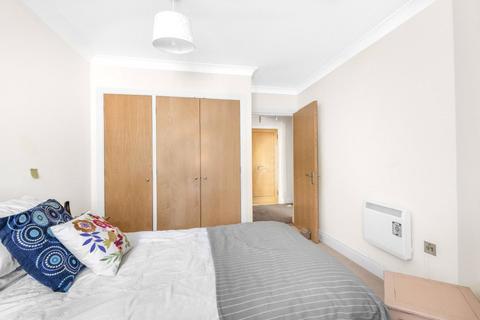 1 bedroom flat for sale, Limpsfield Road, Warlingham CR6