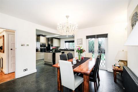 4 bedroom semi-detached house for sale, Stradbroke Grove, Buckhurst Hill