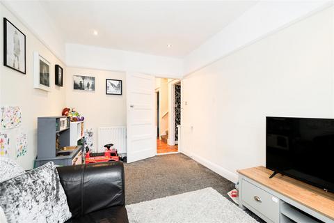 5 Stradbroke Grove, Buckhurst Hill, IG9 5PD
