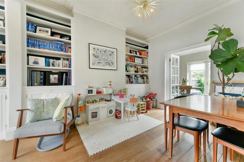 104 Effra Road, London, SW19 8PR