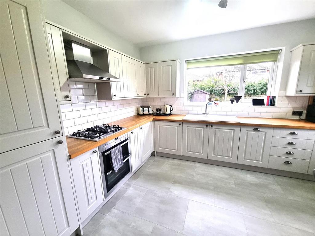 Dining Kitchen Cont