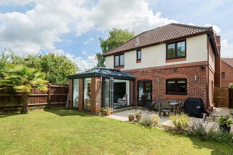 17 Giles Close, Hedge End, Southampton, SO30 2TH
