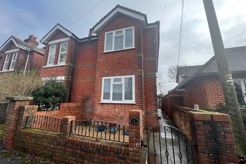 3 bedroom end of terrace house to rent, Fort Road, Hampshire SO19