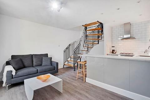 1 bedroom house to rent, College Gardens, London, SW17