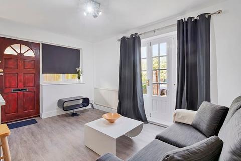 1 bedroom house to rent, College Gardens, London, SW17