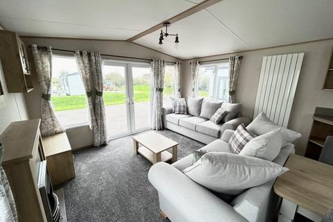 2 bedroom lodge for sale, Pentire Coastal Holiday Park