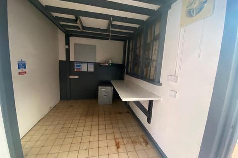 Retail property (high street) to rent, West Street, Pulborough RH20