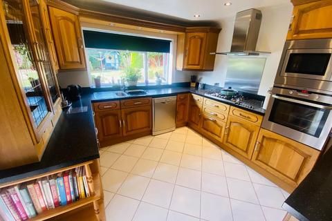 3 bedroom semi-detached house to rent, Maxholm Road, Sutton Coldfield