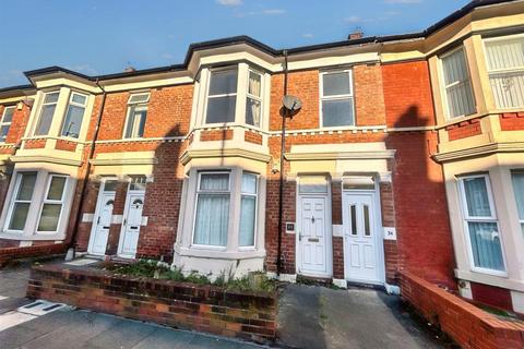 3 bedroom apartment to rent, Trevor Terrace, North Shields