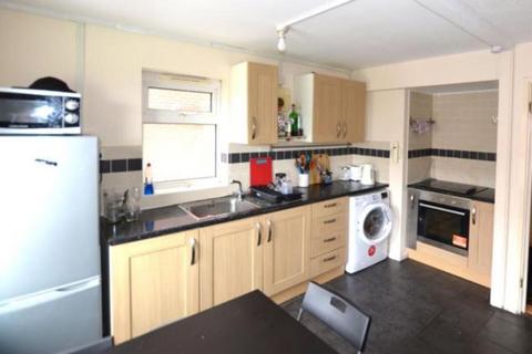 3 bedroom flat to rent, Winnall Manor Road, Earle House Winnall Manor Road, SO23