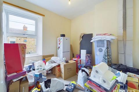 2 bedroom terraced house for sale, Henley Gardens, Consett