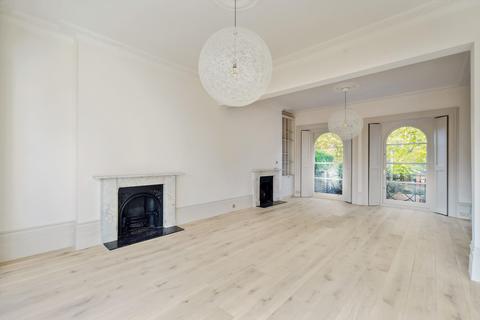 4 bedroom terraced house to rent, St. James's Gardens, London, W11