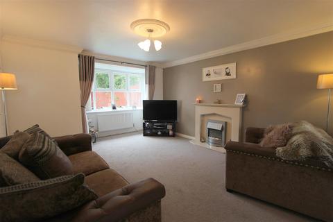 3 bedroom detached house to rent, Tayport Close, Darlington